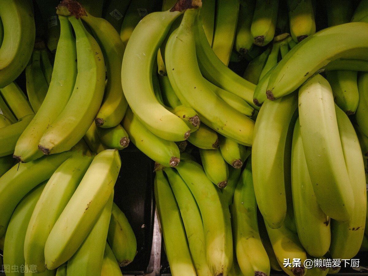 买香蕉选直的还是弯的水果好,买香蕉时挑直的还是弯的老果农