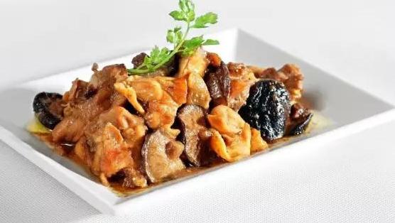 黄花鱼虾仁香菇玉米水饺,黄花鱼炖香菇的家常做法