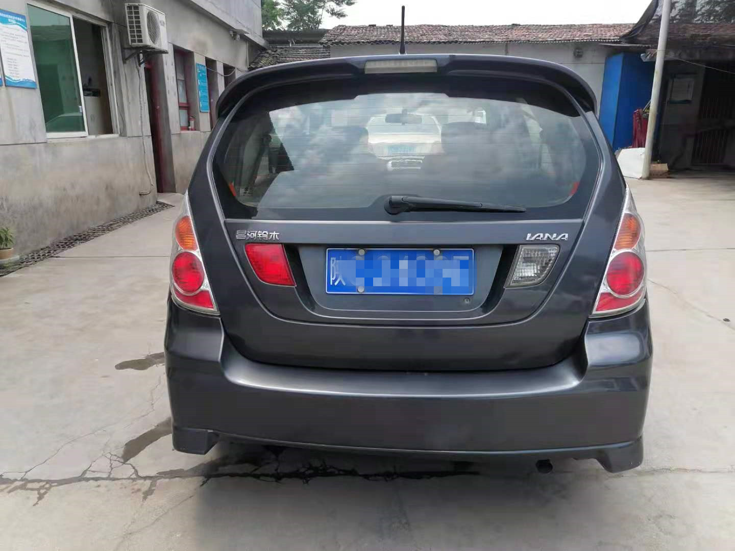 胖哥1万买车,胖哥两百万收奥迪rs6