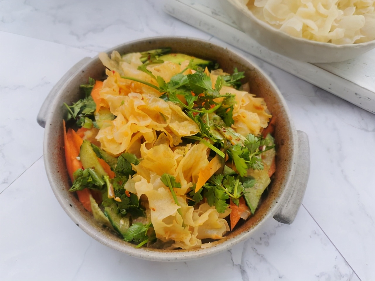 5月早餐银耳和什么搭最有营养,银耳夏天搭配什么好吃又营养