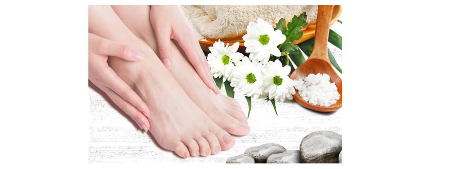 进入夏季之后气候非常炎热,夏季做好脚部卫生及护理很重要