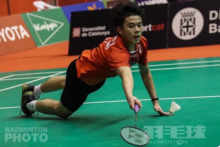 国羽队医,国羽握拍