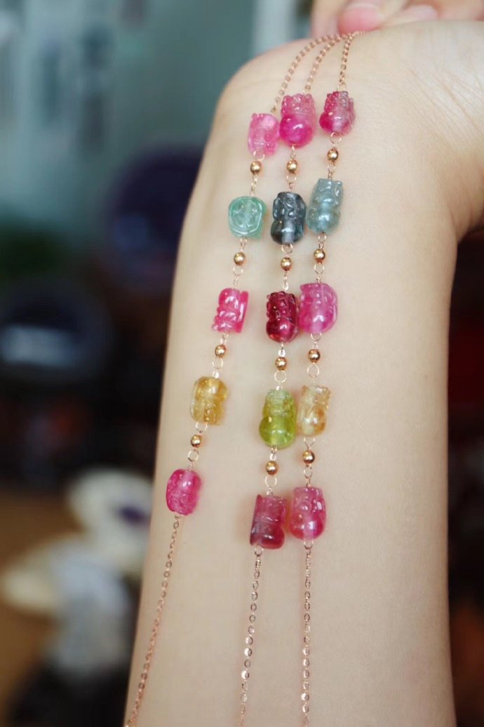 你会戴黄金首饰吗,什么类型的手链可以戴右手