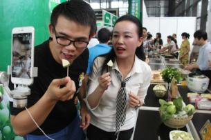 00后网红产业有多“可怕”?动辄刷百万豪礼就是洒洒水