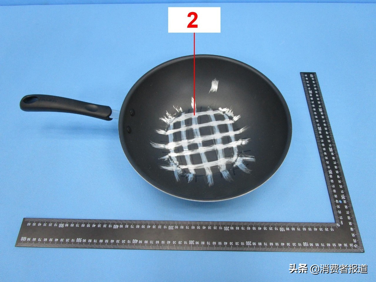 不粘锅刮花露出铝底了还能用吗,刮花的不粘锅还能用吗