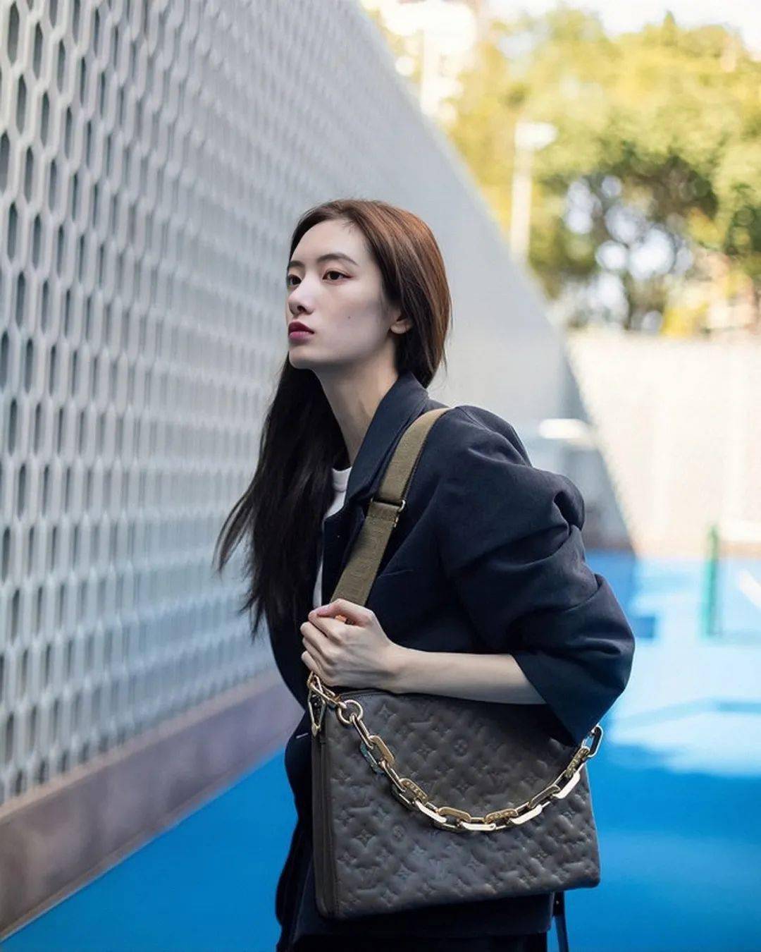 LV新手袋一出，女明星们集体撞包