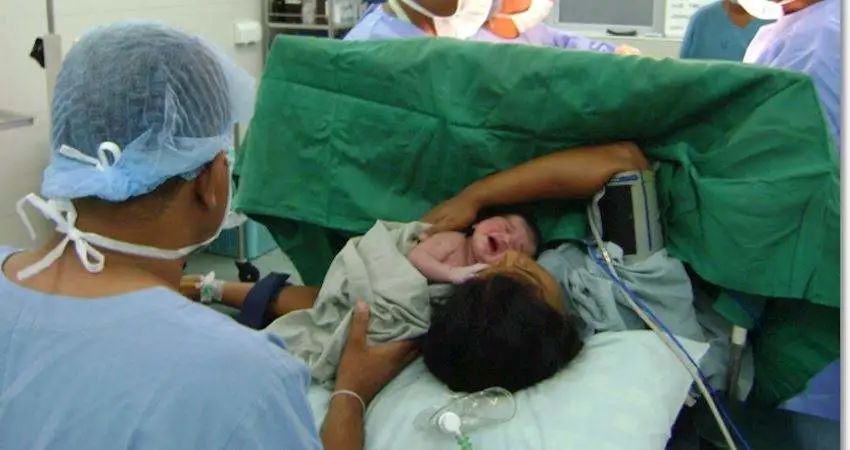 学习正常分娩指南,优化孕妇在产程和分娩中的体验,维护产妇尊严