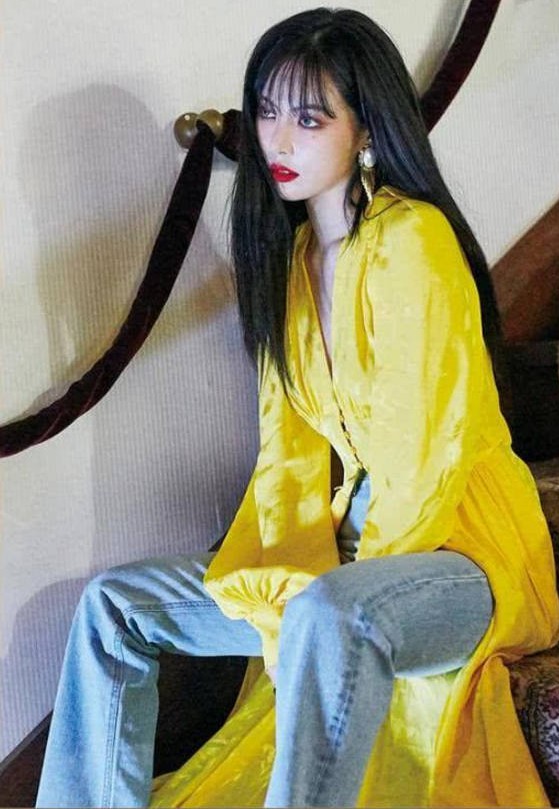 韩国女明星金泫雅粉色裙子跳舞,金泫雅冬日穿搭