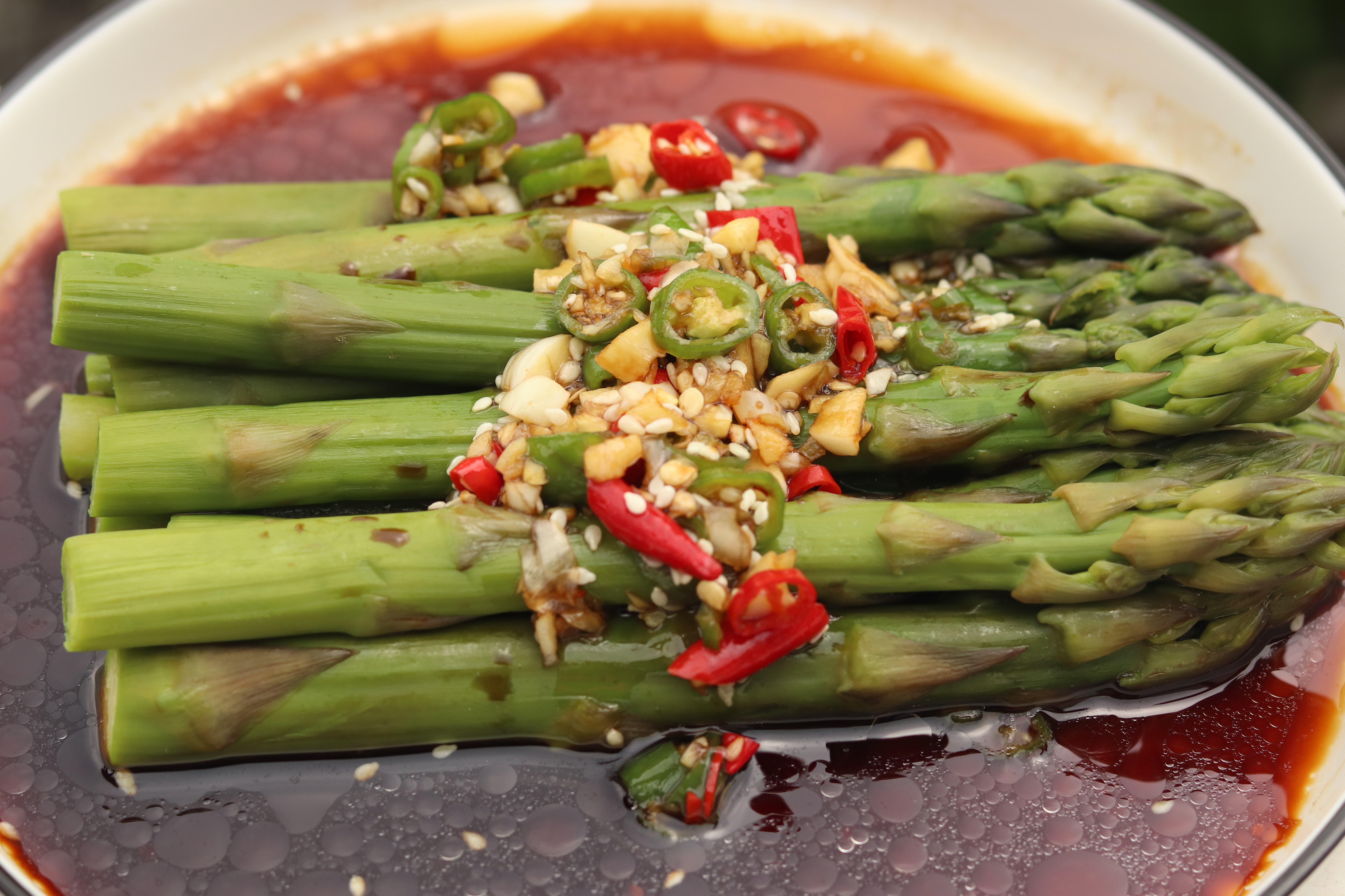 芦笋怎么做好吃还用焯水吗,芦笋忘记焯水炒熟后能重新焯水吗