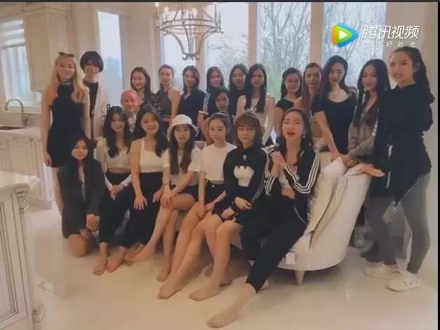 这场逐梦民族复兴的盛会，绽放无限激情和蓬勃生机