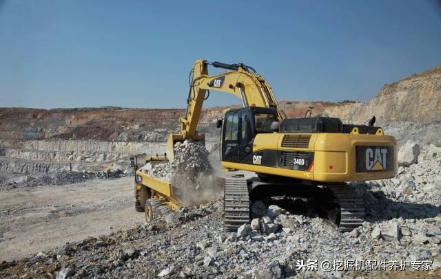 挖机油污清洗视频,挖掘机挖油泥