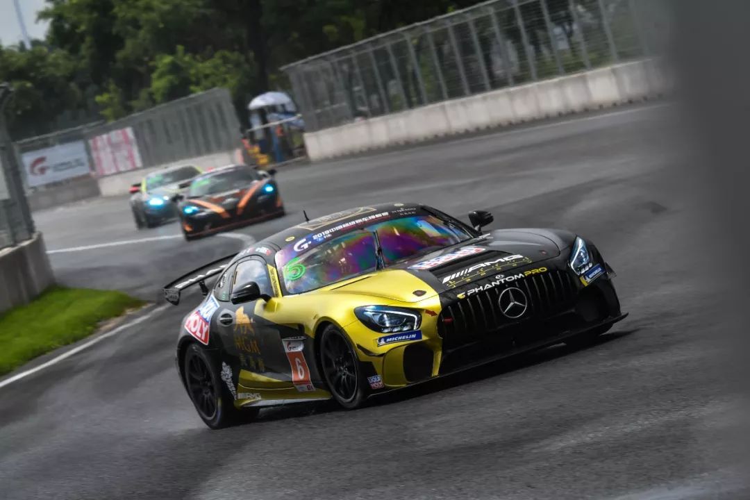 钢铁赛道雨中热战·ChinaGT上演秦皇岛首轮超跑对决