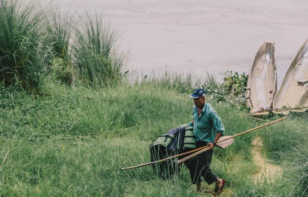 这个微笑国度,见人就夸漂亮,300元就能在天空滑翔
