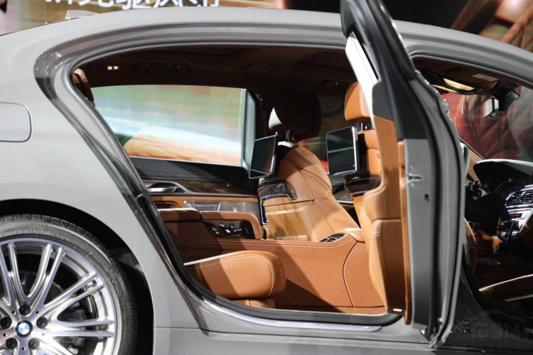 奔驰s级试驾难走的路,奔驰s级最恐怖的一款车