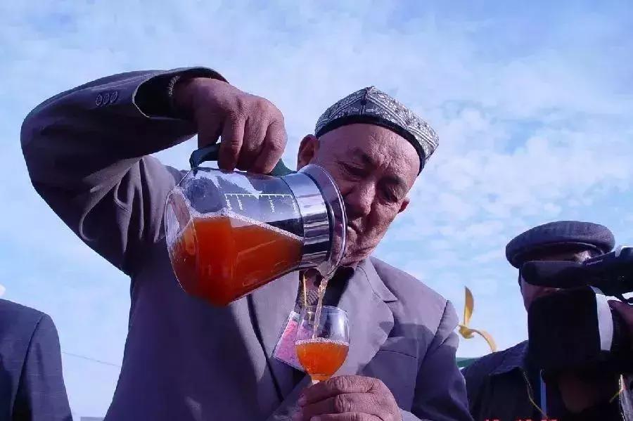 南疆小县城的百年饮料，制作技术堪比茅台，被誉为中国白兰地