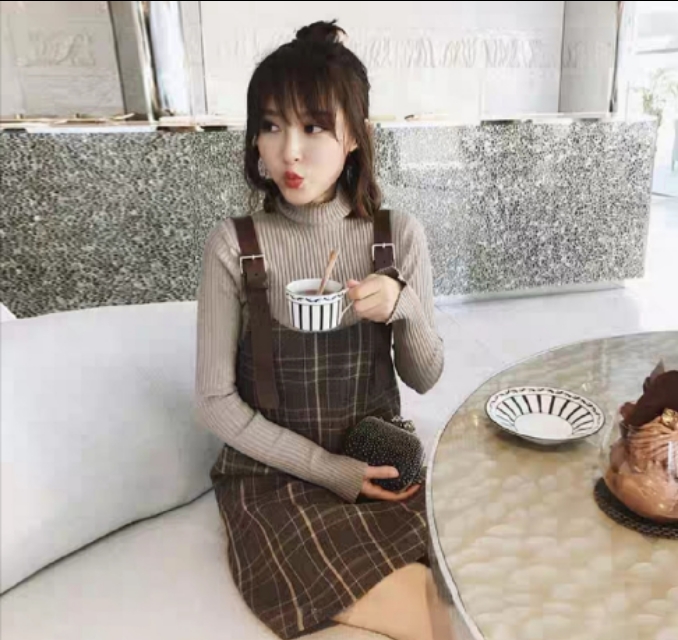 张含韵气质真不俗穿奶奶裙,张含韵绿色背带裙