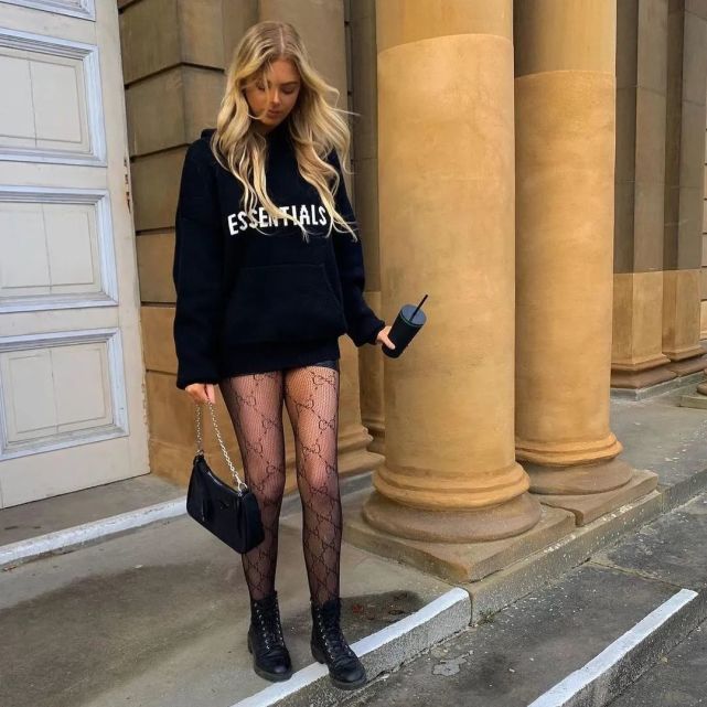 成都春熙路公然售假？FOG敬畏上帝ESSENTIALS合法山寨卖爆了···