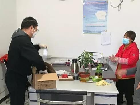 众志成城抗击疫情爱心捐赠暖人心,同舟共济抗疫情爱心捐助暖人心