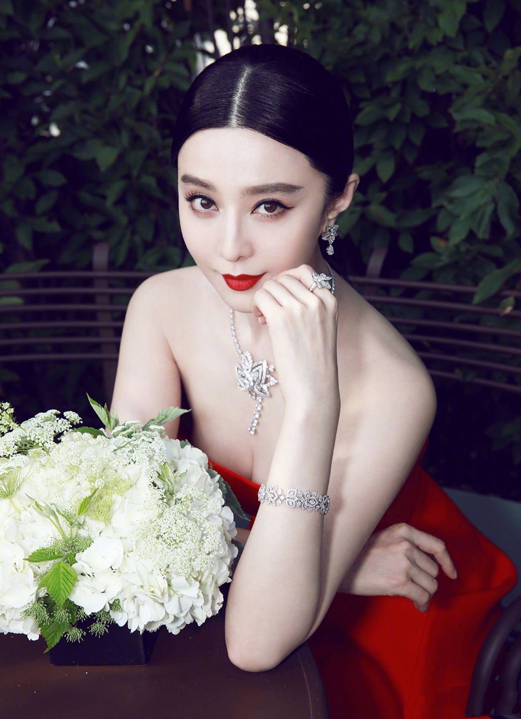 范冰冰华贵美艳造型倾国倾城,范冰冰冷艳古装