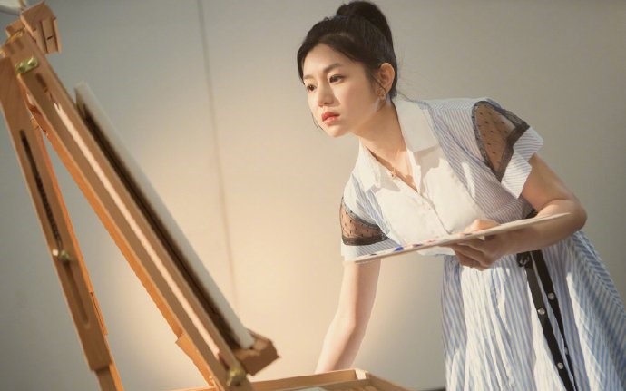 为什么有人扎头发很挺,为什么有的人扎头发和披发差距大