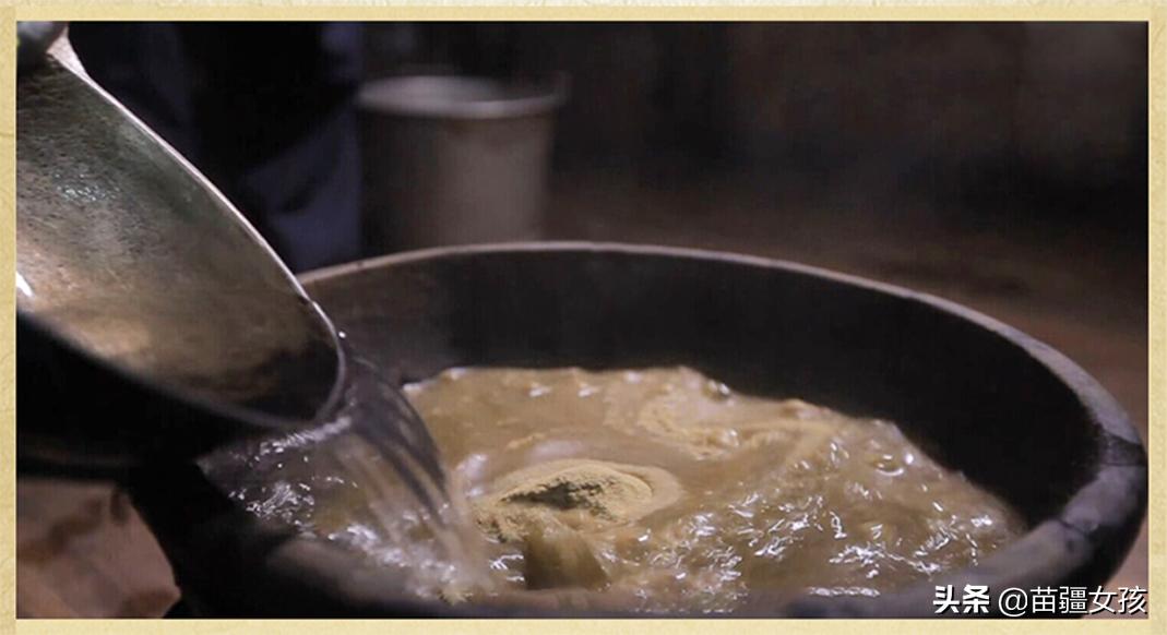 泡脚的正确方法用什么泡脚最好,艾叶泡脚好还是花椒和姜泡脚好