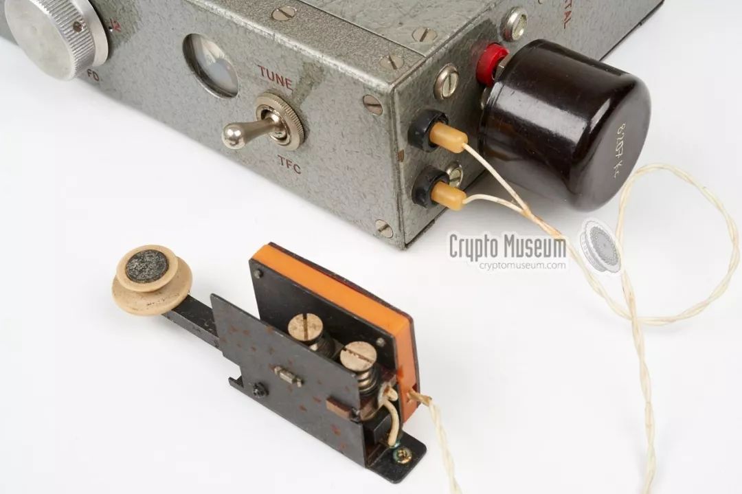 老式电子管收音机50年代的,收音机无线电发射器