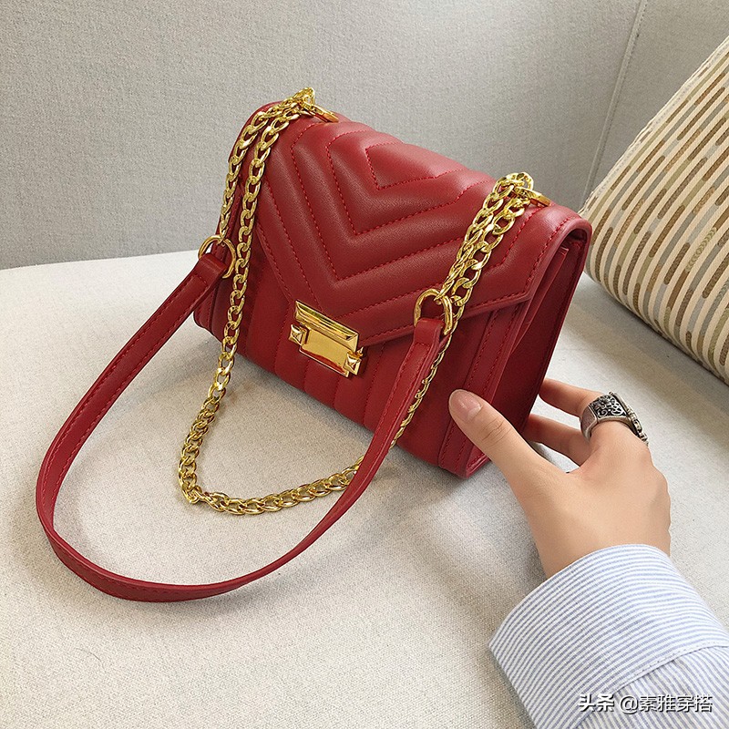 简约斜挎包，气质女的必备单品