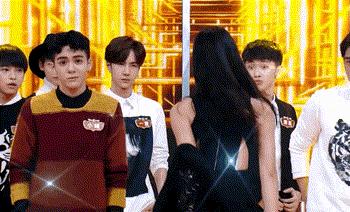 她一次次砸了自己的饭碗，我却看到了养女儿最好的样子