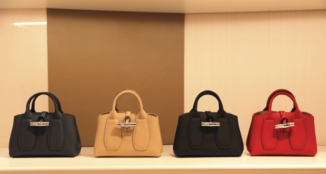 珑骧的包包怎么样好看吗,珑骧包包硬吗