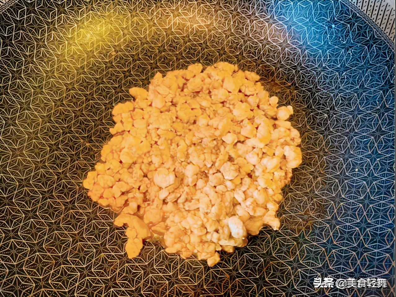 蒸饺子应该冷水蒸还是热水蒸,蒸饺子是开水蒸还是冷水蒸