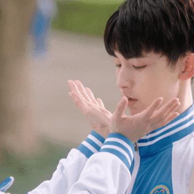 海岩之子执导的「太子妃升职记」，为何能用90万成本赚27亿点击量