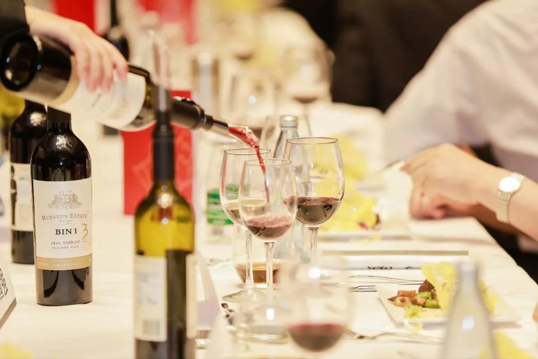 Rueston如逸斯顿成功助力亚太葡萄酒节论坛成功举办