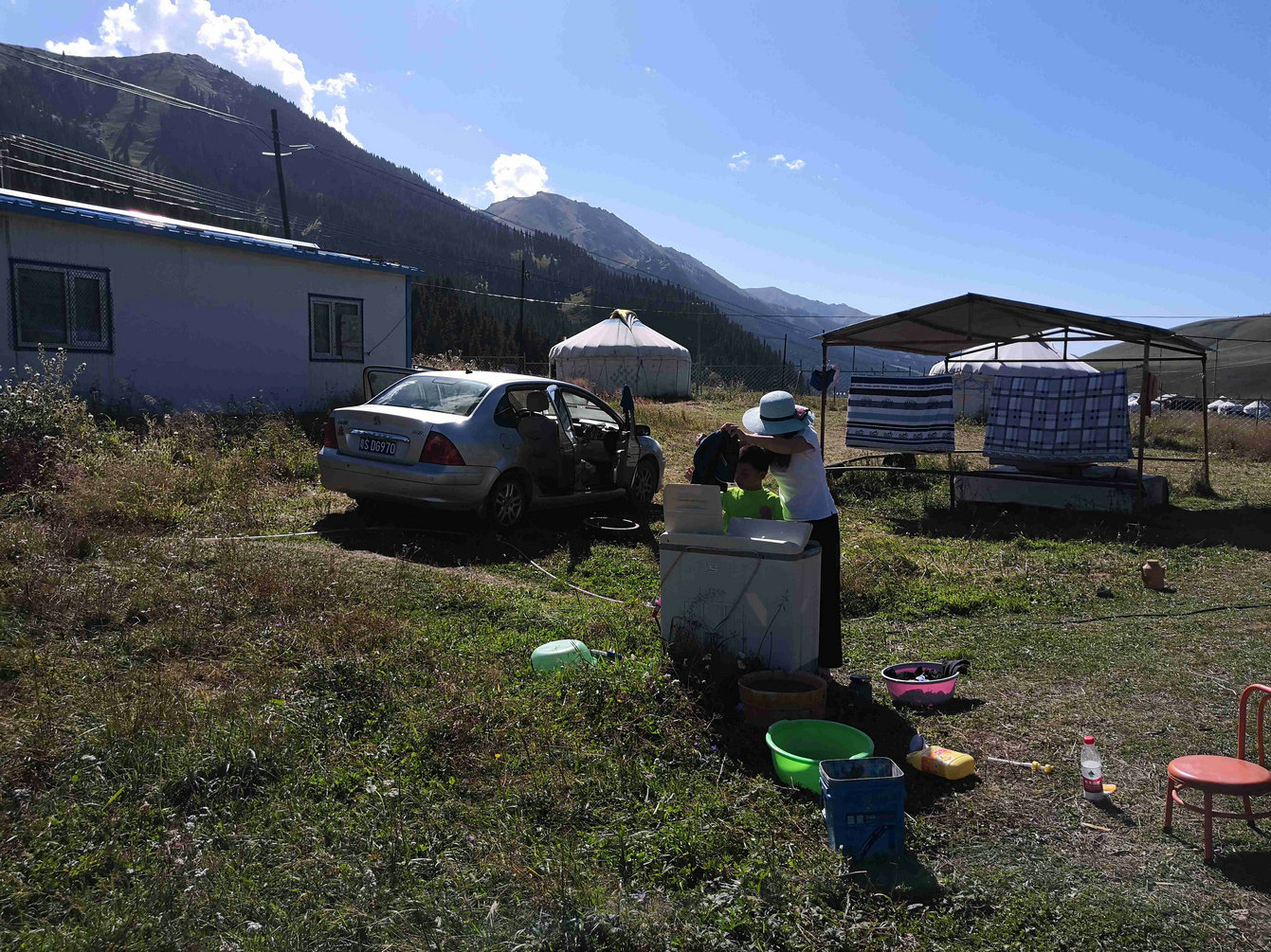 *疆新**蒙古包旅店老板,看他一天的收入多少,一个月就抵我一年工资