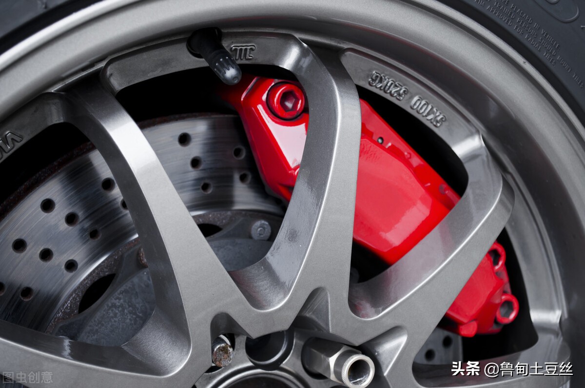 浮动式刹车盘和一体式的区别,浮动式刹车盘的优点