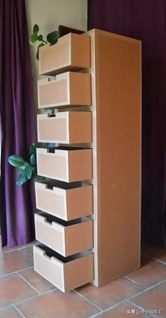 只用瓦楞纸就可以做出一件件家具,简直酷爆了