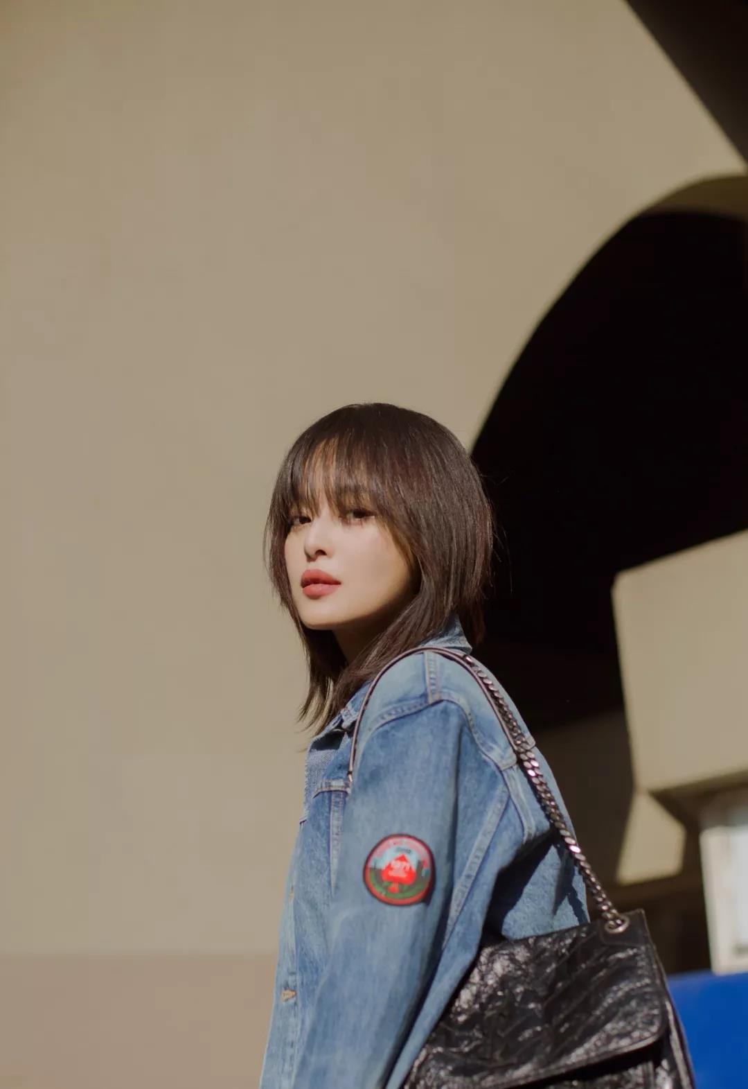 适合圆脸的中分发型,比较适合圆脸的中分发型