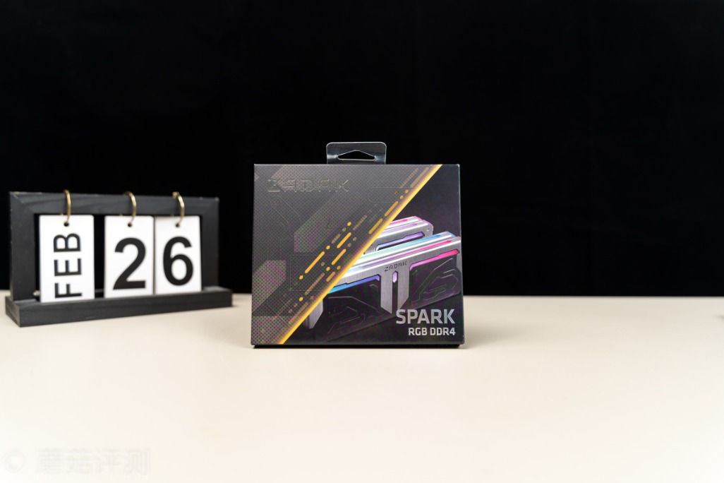 颜值和性能都很能打、扎达克SPARK台式机内存条评测