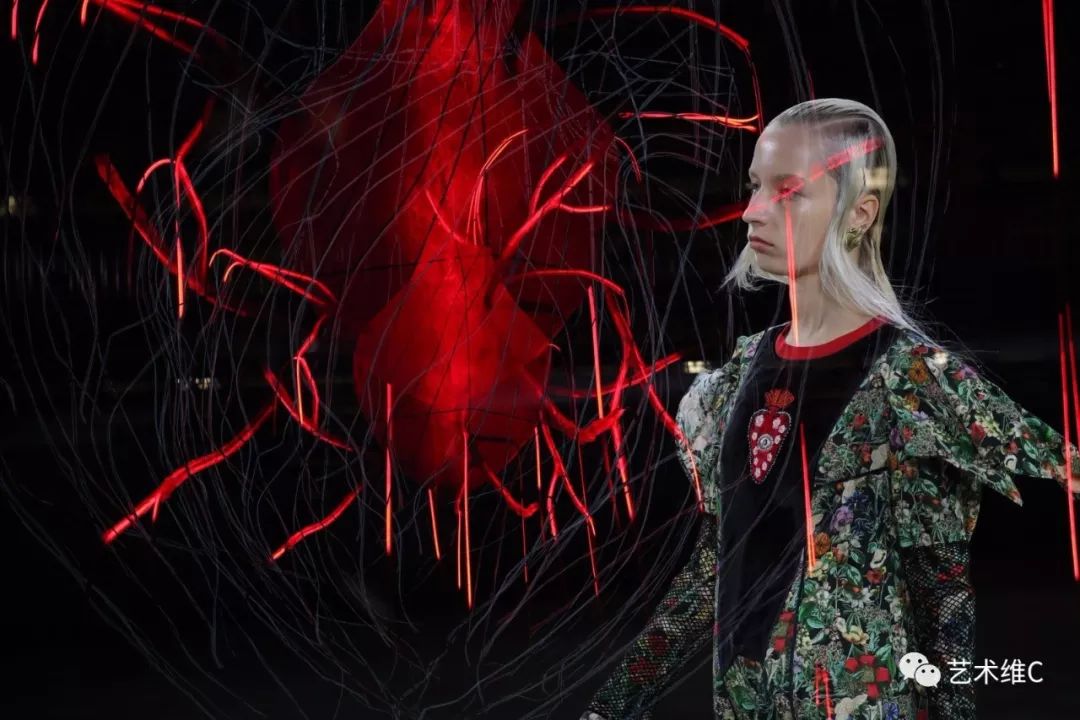 长得帅的人，事业都会成功！艺术家丁勇与他的冒险人生