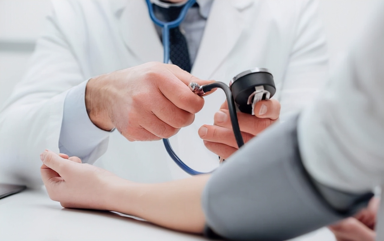 乙肝患者眼睛干涩易疲劳没精神,乙肝每天睡不醒感觉很疲劳怎么办