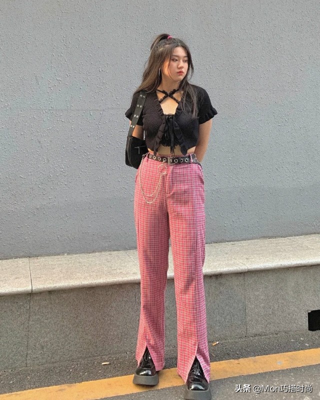 微胖女生的“藏肉法则”来了，瞧她！120没身材，穿衣却有女神范