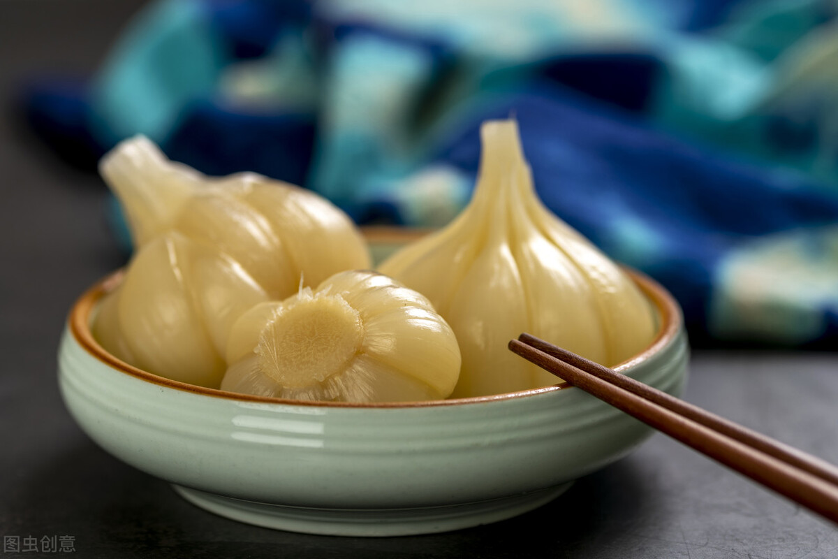 吃大蒜口臭怎么办8个妙招巧去除,小学生吃过大蒜后口臭怎么办