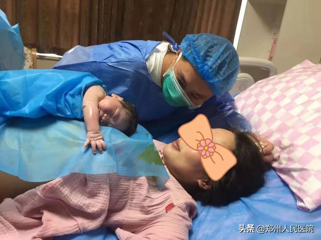 想体验“在家生娃”?生过的人都表示:还想再生一个