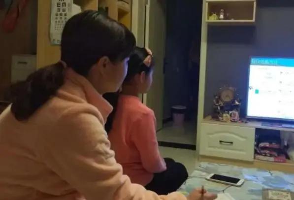 家长群“自我介绍”,这些职业名称看似高大上,翻译后太搞笑