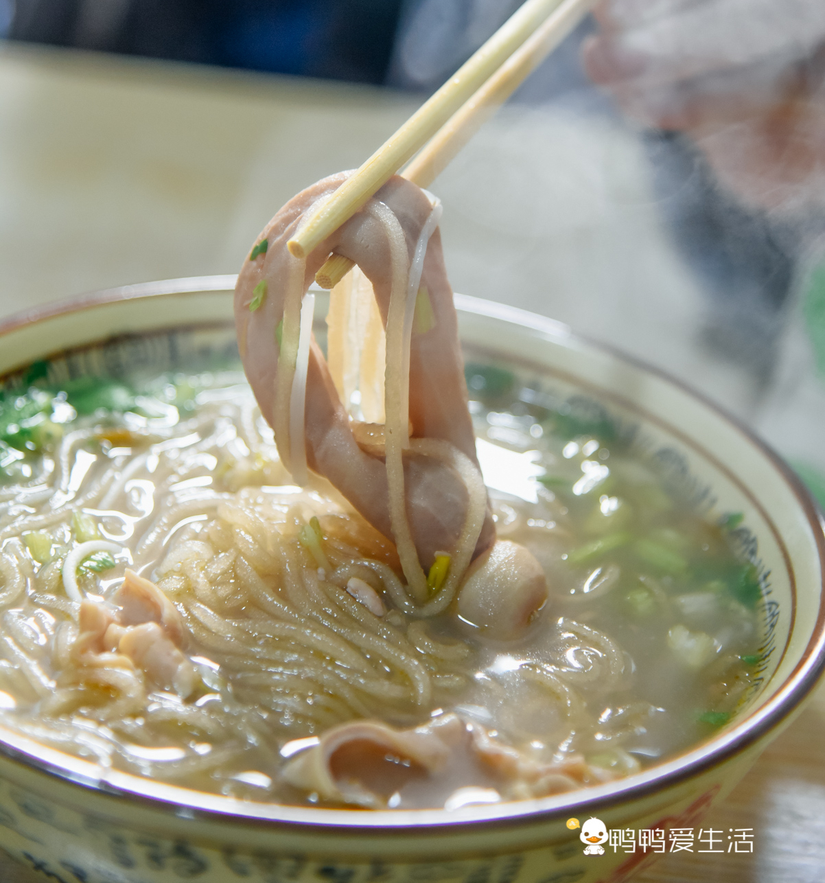 成都旅游美食推荐攻略,成都春熙路附近有名的苍蝇馆子
