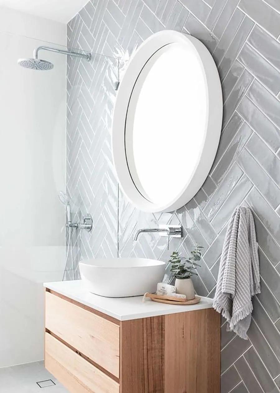 4平米卫生间瓷砖600*1200直贴效果,卫生间400*800深灰色瓷砖腰线效果