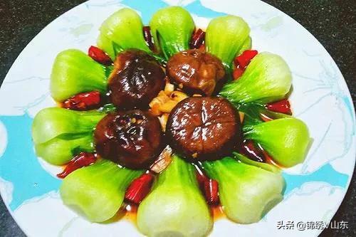 朋友来家吃饭做几个家常菜,朋友来家里做了一桌子菜