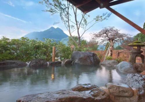 日本九州县温泉,日本最好看雪山温泉