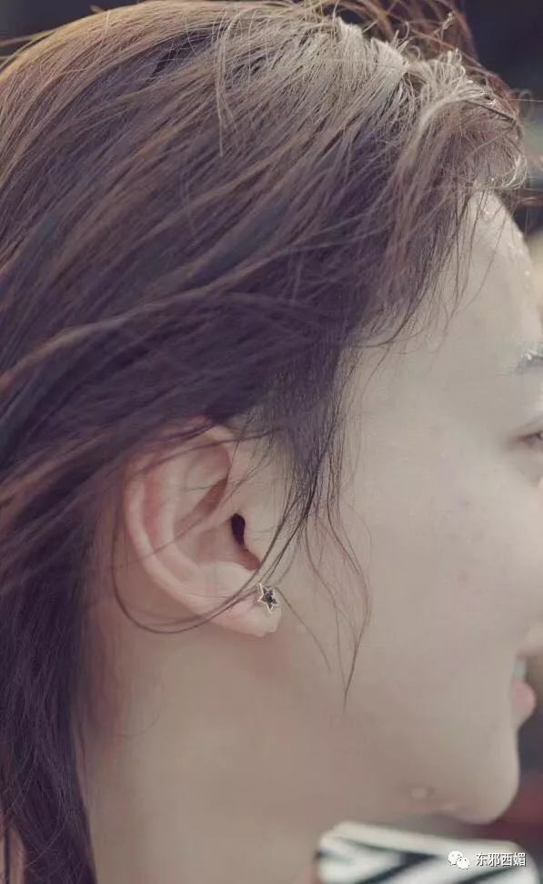 别人是找女友，他是找妈！