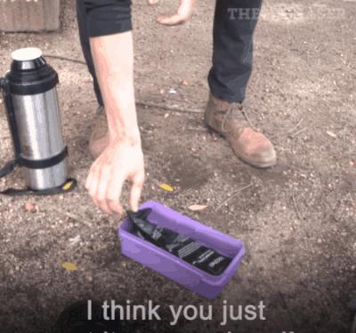 为了验证商场测体温是不是形式，油管博主把脑门捂到48度