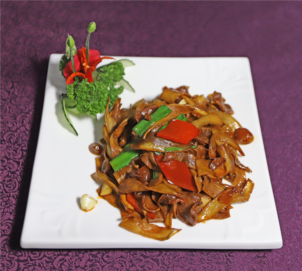 桂林藏在山洞里的油茶店,桂林开在半山腰的油茶店